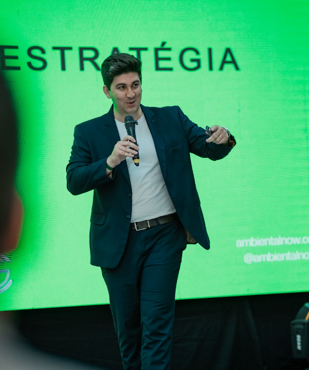 Leonardo Molina — especialista em marketing e vendas